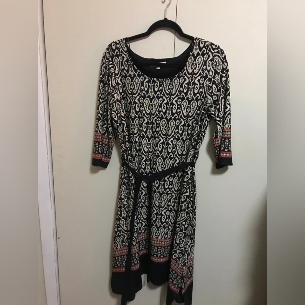 Elegant Black and White Patterned Dress